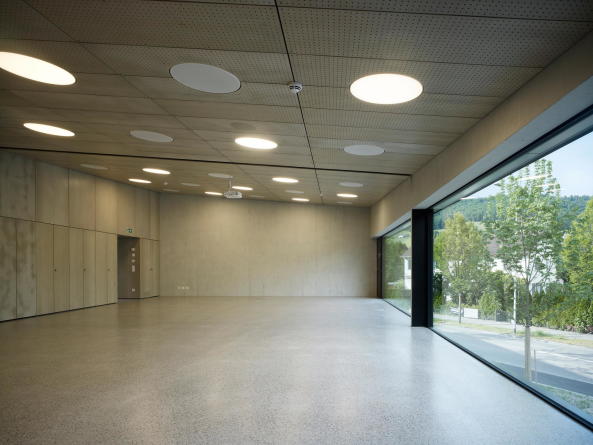 Baunetz, Meldung, 2017, Architektur, architecture, Schweiz, Thurgau, Weinfelden, Swiss, kit, kit architects, Sicherheitszentrale, Feuerwehr, Sanitter, Feuerwache, Einsatzzentrale, Ruedi Walti, Pit Brunner, Grisu, Lagerstrasse, Gaswerkstrasse, Trapezblech, Aluminium, Industriebau, Gewerbegebiet