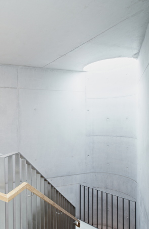 Baunetz, Meldung, Architektur, architecture, Tbingen, 2017, 2016, Friedrichstrae, Deutschland, Germany, Ackermann, Raff, Thomas Herrmann, Weier Turm, Wohnhaus, living, residential, Wohnen, Mehrfamilienhaus, Baugruppe, Baugemeinschaft, franzsische Fenster, mixed use, Gewerbe, Mischung, Arbeiten, business, Studio, Sockel, Bahnstrecke, railroad, soziale Mischung, Steinlach, Ufer