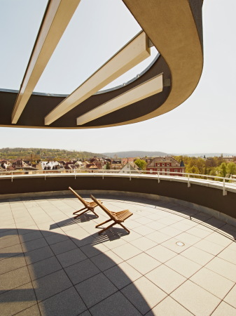 Baunetz, Meldung, Architektur, architecture, Tbingen, 2017, 2016, Friedrichstrae, Deutschland, Germany, Ackermann, Raff, Thomas Herrmann, Weier Turm, Wohnhaus, living, residential, Wohnen, Mehrfamilienhaus, Baugruppe, Baugemeinschaft, franzsische Fenster, mixed use, Gewerbe, Mischung, Arbeiten, business, Studio, Sockel, Bahnstrecke, railroad, soziale Mischung, Steinlach, Ufer