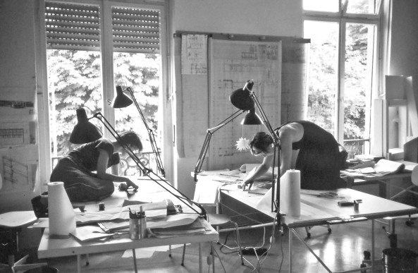 Ruth Jureczek und Irene Keil – Mitarbeiterinnen im Mannheimer Büro von Ingeborg Kuhler, 1986  