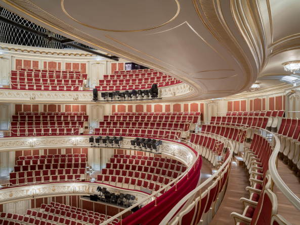 Baunetz, Architektur, architecture, Meldung, News, Richtfest, Erffnung, Wiedererffnung, Berlin, Deutschland, Bebelplatz, Staatsoper, Schillertheater, Daniel Barenboim, HG Merz, Nachhallgalerie, Denkmalschutz, Umbau, teuer, verzgert, Unter den Linden, Orchester, Oper, Bhne, Intendant, Bauzeit, 7 Jahre, Kosten, Denkmalgerechter Umbau, Modernisierung, Erweiterung des Opernhauses und angrenzender Funktionsgebude, Probenzentrum, Akustik, Boden, Grundwasser, Sumpf, Gordon Welters, Marcus Ebener