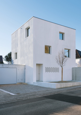 haus des jahres, h�user, jahres, des, einfamilienhaus, wohnhaus, eberle, architekten, reuter raeber, studiorauch, Pavol Mikolajcak, Bozen, m�nchen, katharina matzig, Holzer Kobler, Architekturen, J�rgen Haller, Mellau, berlin, LP architektur, flachsbarth schultz, callwey, bernardo bader, z�rich, 2017, dam, deutsches architekturmuseum, frankfurt, am main