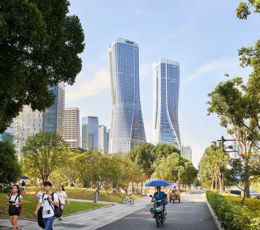 Baunetz, Architektur, Meldungen, Projekte, China, Hangzhou, Raffles City, UNStudio, CapitaLand, urban hub, Gemischtnutzung, Wohn- und Gesch�ftshaus, Qianjiang New Town, Hochhaus, stromlinienf�rmige T�rme, landmark, green city, wave, motion, Aluminiumfassade, Atrium, kurvenf�rmig, Welle Hufton + Crow, Seth Powers, Jin Xing