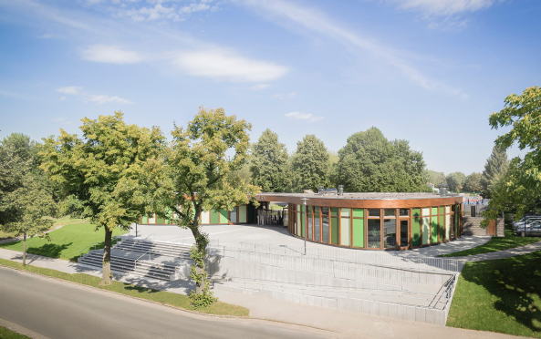 Tschoban Voss Architekten, Nauen, Stadtbad, 2017, Holzkonstruktion, Freibad