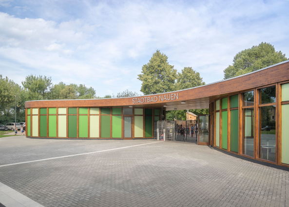 Tschoban Voss Architekten, Nauen, Stadtbad, 2017, Holzkonstruktion, Freibad