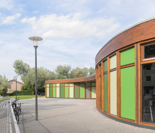 Tschoban Voss Architekten, Nauen, Stadtbad, 2017, Holzkonstruktion, Freibad