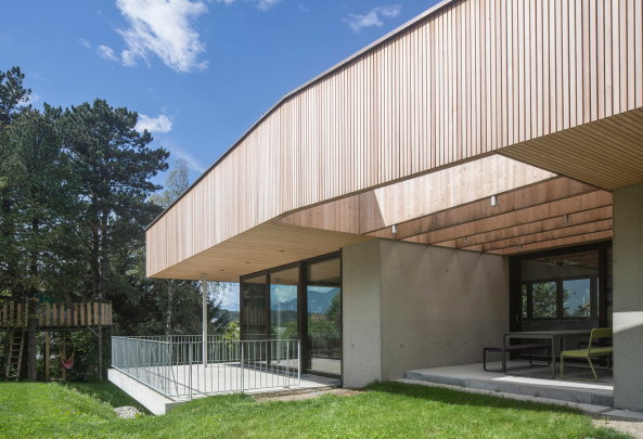 Bauentz, Meldung, Architektur, architecture, �sterreich, Austria, Tirol, Tyrol, Haus Welser, Mutters, ao architekten, G�nter Richard Wett, housing, Wohnhaus, Einfamilienhaus, single family house, home, mountains, Berge, Alpen, Alps, Sichtbeton, concrete, exposed concrete, Holz, wood, roof Dach, Wipptal, Innsbruck