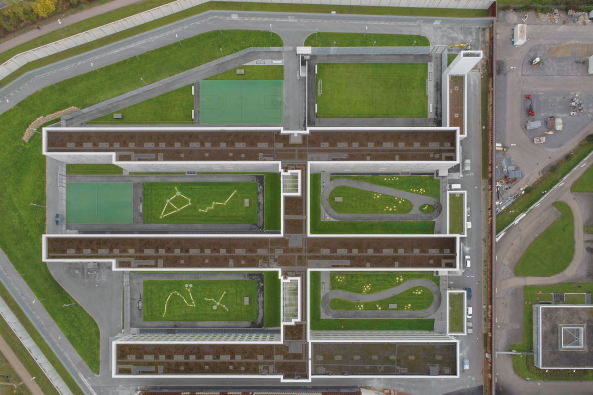 stammheim, jva, gefngnis, jutiz, beton, stuttgart, deutscher herbst, raf, sicherheit, architektur, knast, neubau, erweiterung, erffnung, panoptikum, hof, gefngnishof, mbel, bnke, zelle, zellen, Justizvollzugsanstalt, ludwigsburg, unterkunft, Michael Tmmers, strafe, haft