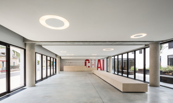 Baunetz, Meldung, Architektur, architecture, 2017, Antiono Virga, Frankreich, France, french, franz�sisch, Lot, Cahors, Toulouse, Luc Boegly, Centre d'H�bergement et d'Accueil, CHAI, Jugendherberge, Unterkunft, youth hostel, S�dfrankreich, southern france, Tourismus, Hotel, Innenhof, courtyard, Geschlossenheit, closed, Pont Valentr�