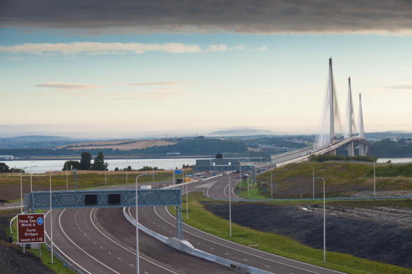 Queensferry Crossing, Schrgkabelbrcke, Firth of Fourth, Schottland, drei Pylone, berlappende Kabel