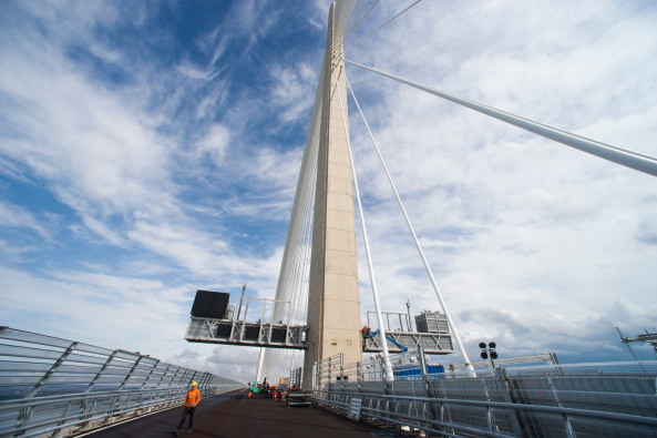Queensferry Crossing, Schrgkabelbrcke, Firth of Fourth, Schottland, drei Pylone, berlappende Kabel