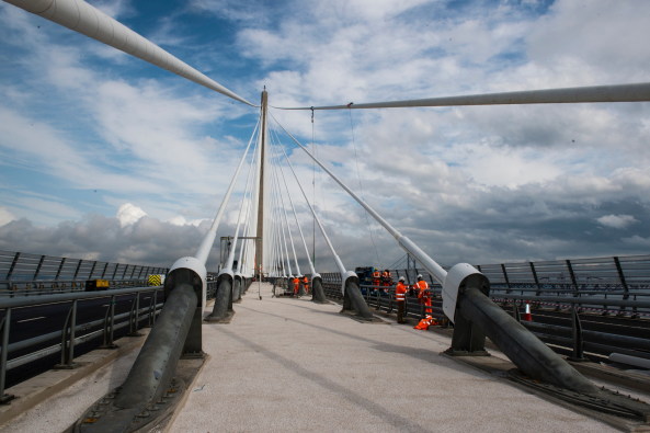 Queensferry Crossing, Schrgkabelbrcke, Firth of Fourth, Schottland, drei Pylone, berlappende Kabel