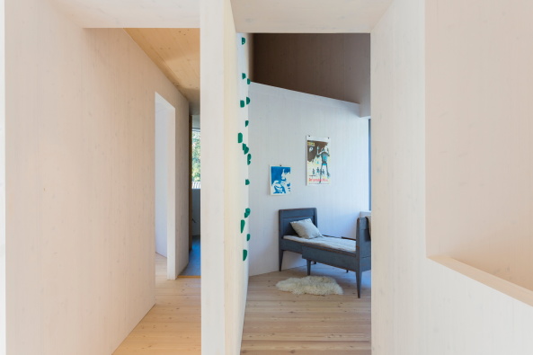 Baunetz, Meldung, Architektur, architecture, 2017, Finnland, finish, Ortraum, Helsinki, Haus, EFH, Einfamilienhaus, house, living, family, Familienhaus, Holz, Kinder, wood, children, kids, Marc Goodwin, Martin Lukasczyk, kindgerecht, familiengerecht