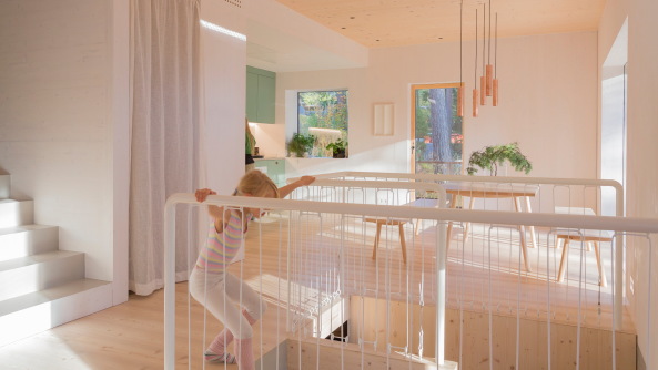 Baunetz, Meldung, Architektur, architecture, 2017, Finnland, finish, Ortraum, Helsinki, Haus, EFH, Einfamilienhaus, house, living, family, Familienhaus, Holz, Kinder, wood, children, kids, Marc Goodwin, Martin Lukasczyk, kindgerecht, familiengerecht
