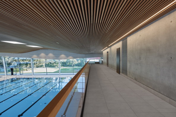 Freizeitbad in Offenburg von 4a Architekten