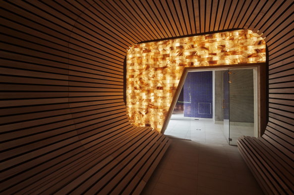 Freizeitbad in Offenburg von 4a Architekten