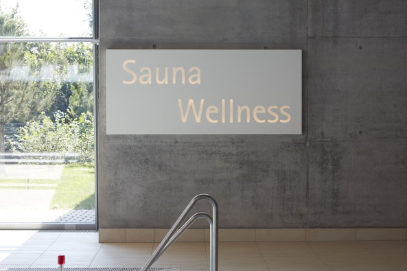 Freizeitbad in Offenburg von 4a Architekten