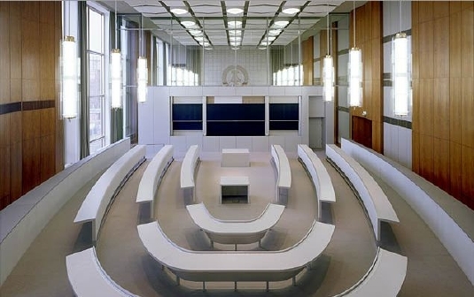 Management-Schule zieht in Berliner Staatsratsgebude