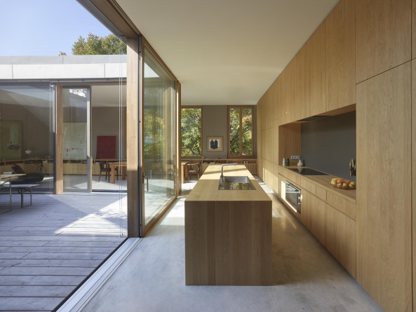 Dachaufstockung in Leipzig von Knoche Architekten