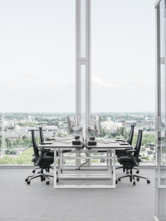 Puristische Broarbeitspltze, aber mit Aussicht.