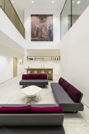 ATP, Vomp, �sterreich, Bibliothek, GEmeindahus, Foyer, Holz, Aluminium, Bronze