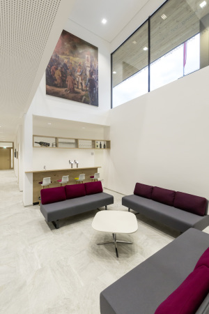 ATP, Vomp, sterreich, Bibliothek, GEmeindahus, Foyer, Holz, Aluminium, Bronze