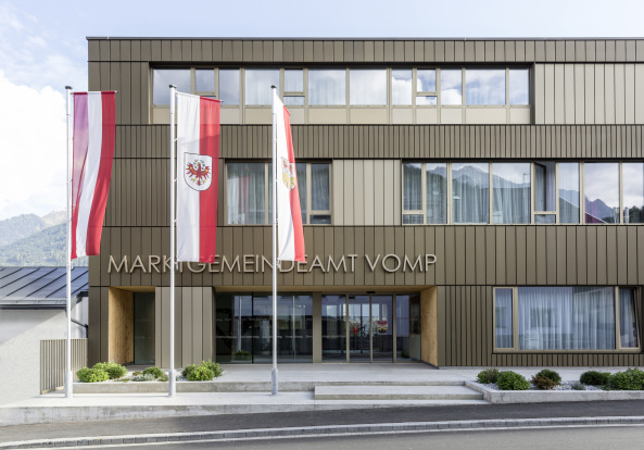 ATP, Vomp, �sterreich, Bibliothek, GEmeindahus, Foyer, Holz, Aluminium, Bronze