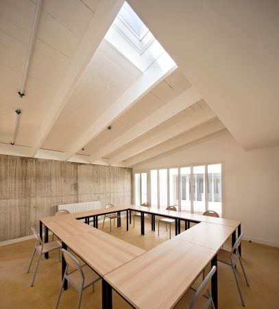 Jugendvollzugsanstalt, Haftanstalt, Gefngnis, COMBAS Architectes, Naturstein, Knast, prison, correctional facility,