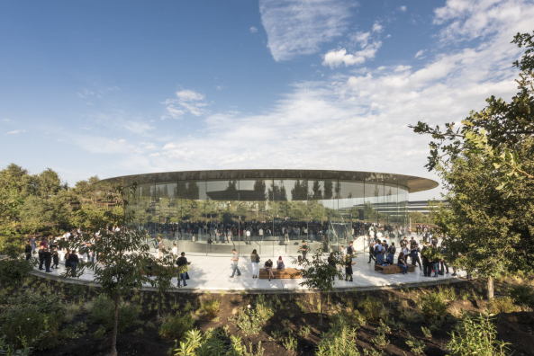Steve Jobs Theater von Foster + Partners
