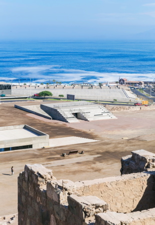 Theater, Freilufttheater, Neubau, Beton, Atacama Desert, Wste, Huanchaca, Sergio Pirrone, Ramn Coz, Marco Polidura, Benjamn Ortiz, Sebastin Alvarez