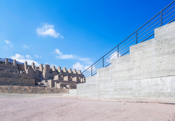 Theater, Freilufttheater, Neubau, Beton, Atacama Desert, W�ste, Huanchaca, Sergio Pirrone, Ram�n Coz, Marco Polidura, Benjam�n Ortiz, Sebasti�n Alvarez