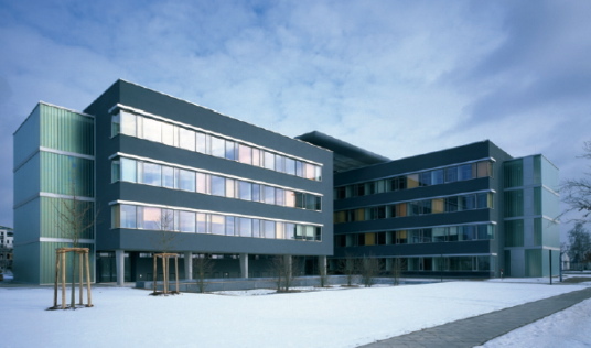Technologie-Zentrum in Berlin-Adlershof eingeweiht