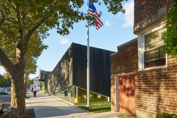 Glasfaserbeton, Bibltiothek, Glas, Knick, Grnes Dach, Queens, library, New York, WORKac, Bruce Damonte