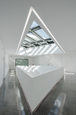 Gemeindezentrum, Plano Humano Arquitectos, Lissabon, Portugal, Kirche