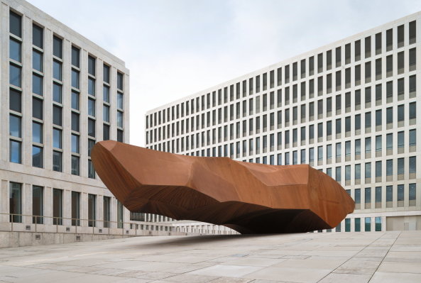 Momentaufnahme: Ein Jahr BND-Zentrale von Jan Kleihues