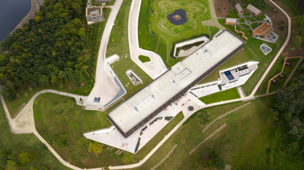 Hotel am Saarlnder Bostalsee von GRAFT