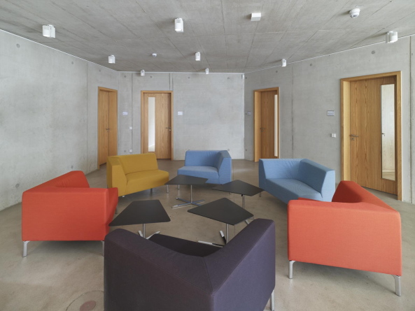 Hilden, Molestina Architekten, Kirche, Gemeindezentrum, Klinker, Hofsituation