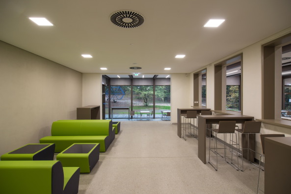 Schulbau, Kleinmachnow, Bauen im Bestand, Glas, Fassade, Mensa