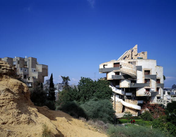 ... oder das spiralfrmige Wohnhaus in Ramat Gan, 1985-89.