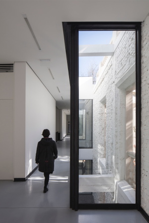 ipia+nieto arquitectos, Ossa Arquitectura, Santiago de Chile, Botschaftsgebude, Sanierung, Fassade