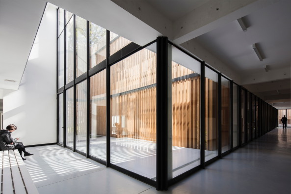 ipia+nieto arquitectos, Ossa Arquitectura, Santiago de Chile, Botschaftsgebude, Sanierung, Fassade