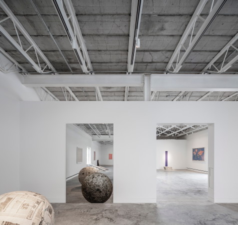 Miguel Quismondo, Cold Spring, New York, Kunstmagazin, Sichtbeton, Ausstellungsraum, indirekte Belichtung, Erweiterung