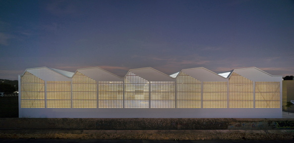 MCEA, Manuel Costoya, Puig den Valls, Ibiza, Sporthalle, Sportzentrum, perforiertes Mauerwerk, Oberflchen