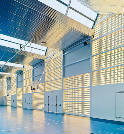 MCEA, Manuel Costoya, Puig d�en Valls, Ibiza, Sporthalle, Sportzentrum, perforiertes Mauerwerk, Oberfl�chen