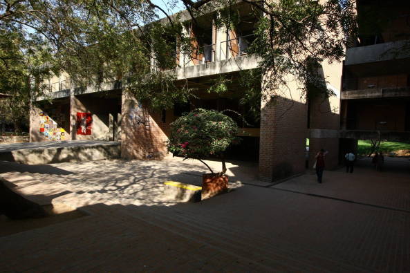 Balkrishna Doshi, Ahmedabad, Le Corbusier, Louis Khan, Life Insurenace Corporation Housing, Kamala, Indologie, Premabhai Hall, Sangath, Aranya, Amdavad Ni Gufa