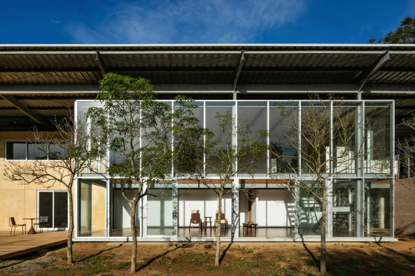 Andrade Morettin Arquitetos, T.R. Residence, Wohnhaus, Dach, Haus im Haus, Carapicuiva, Brasilien, So Paulo