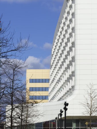 Roland Halbe, Fuksas, Marseille, Hafen, Quartier, Tranformationsgebiet, Masterplan, Hotel, Theater, Luc Besson