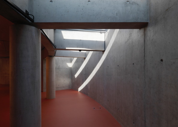 ...und besteht aus zwei unterirdischen...