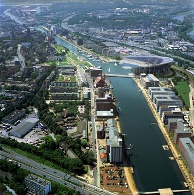 Foster stellt Tagungszentrum fr Duisburger Hafen vor