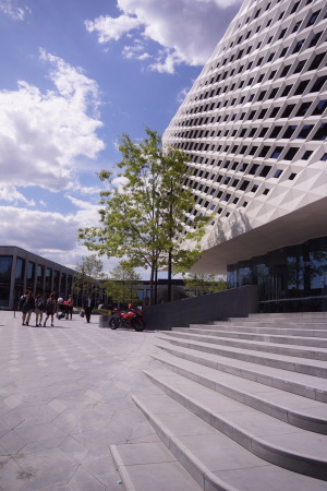Einkaufszentrum, Bibliothek und Parkhaus von ACME in Melbourne